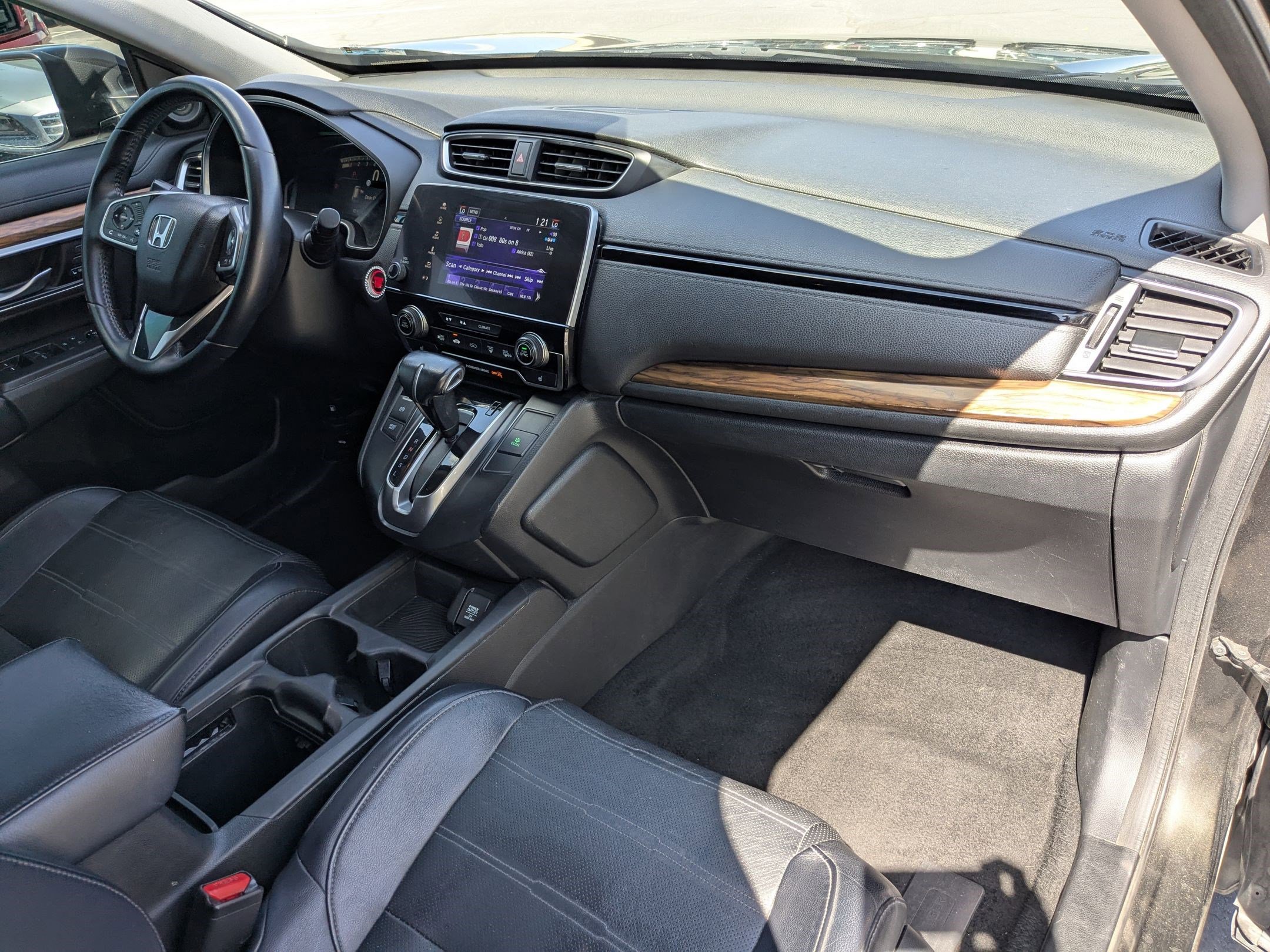 2018 Honda CR-V Touring photo 32