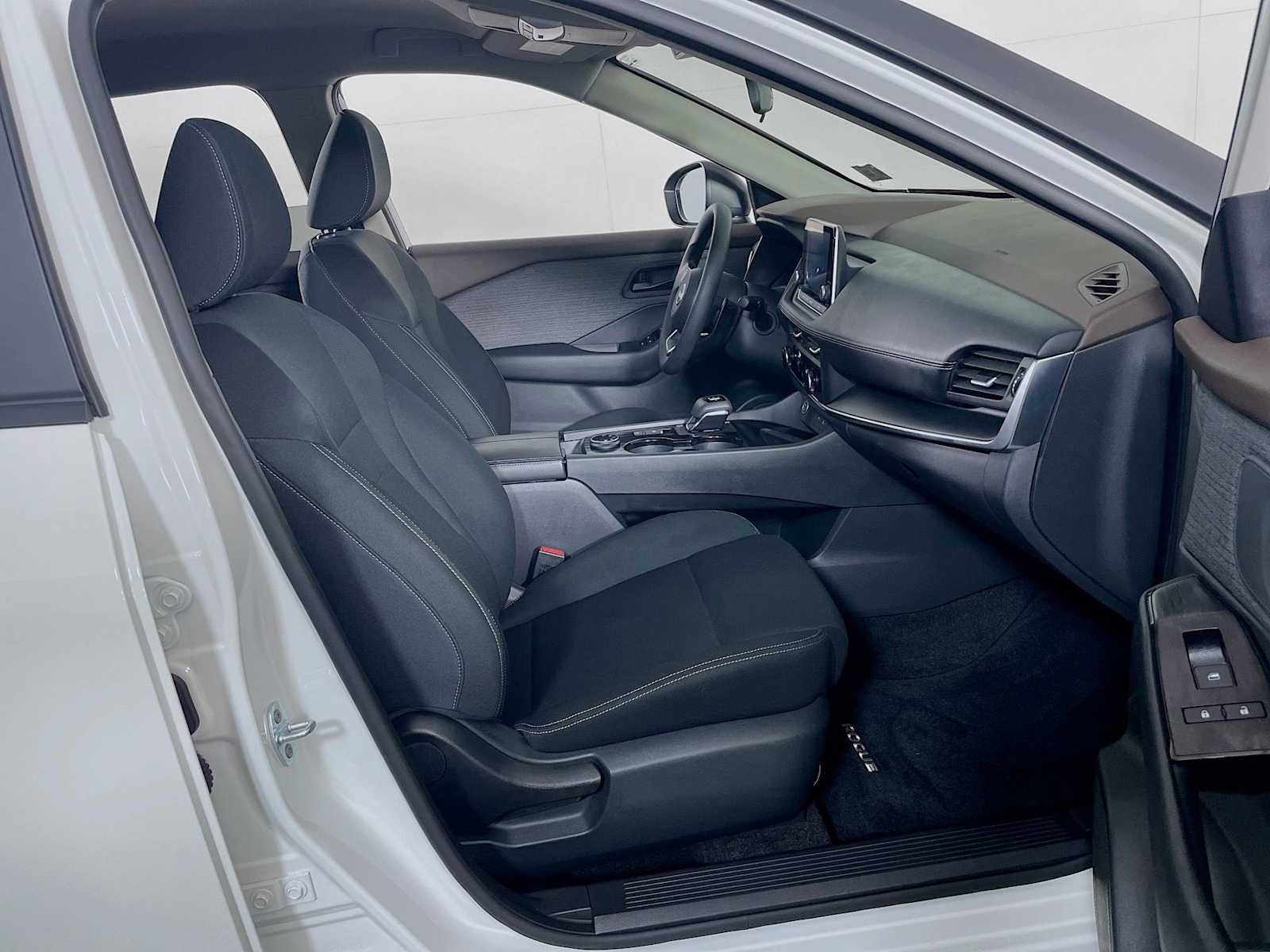 2023 Nissan Rogue S photo 22
