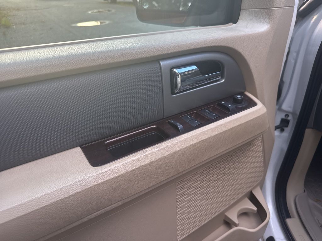 2012 Ford Expedition XLT photo 8