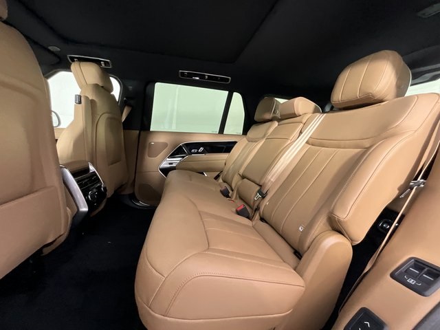 2025 Land Rover Range Rover SE photo 7
