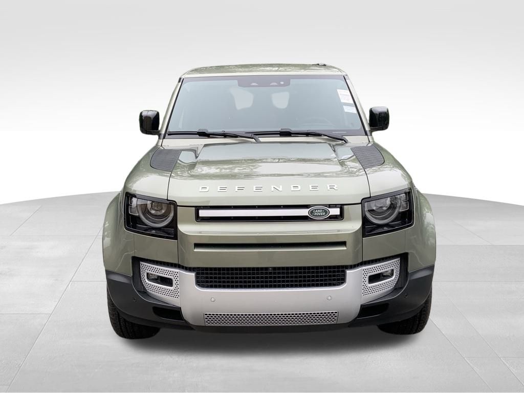 2025 Land Rover Defender 110 S photo 2
