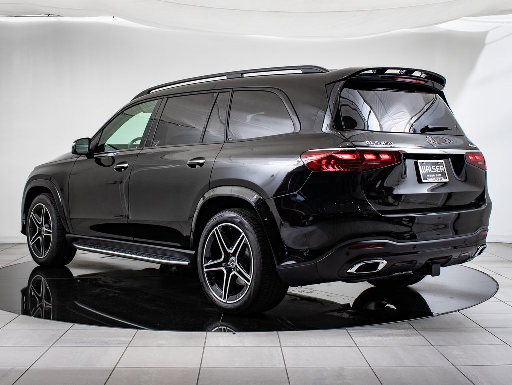 2025 Mercedes Benz GLS 450 4MATIC photo 2