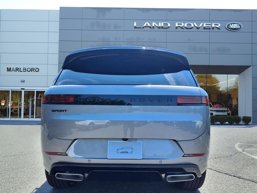 2025 Land Rover Range Rover Sport SE photo 7