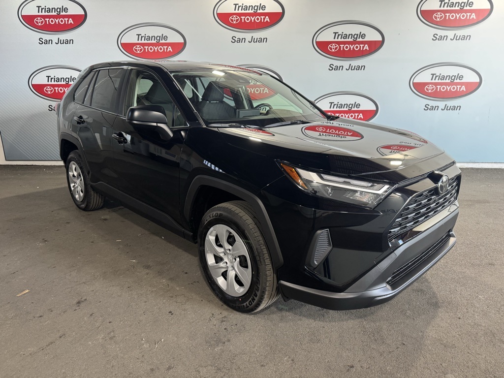 2025 Toyota RAV4 LE photo 3