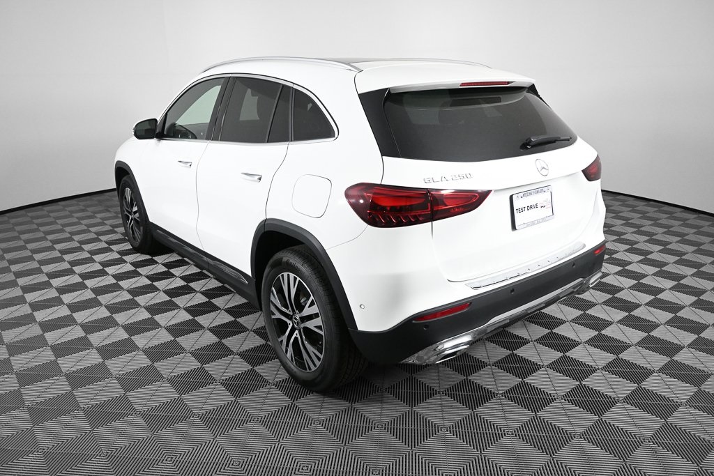 2026 Mercedes Benz GLA 250 photo 4