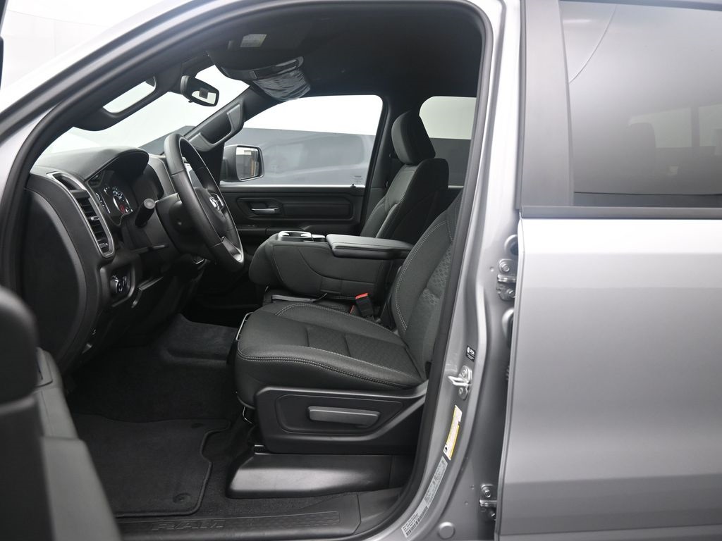 2025 Ram 1500 Tradesman photo 16