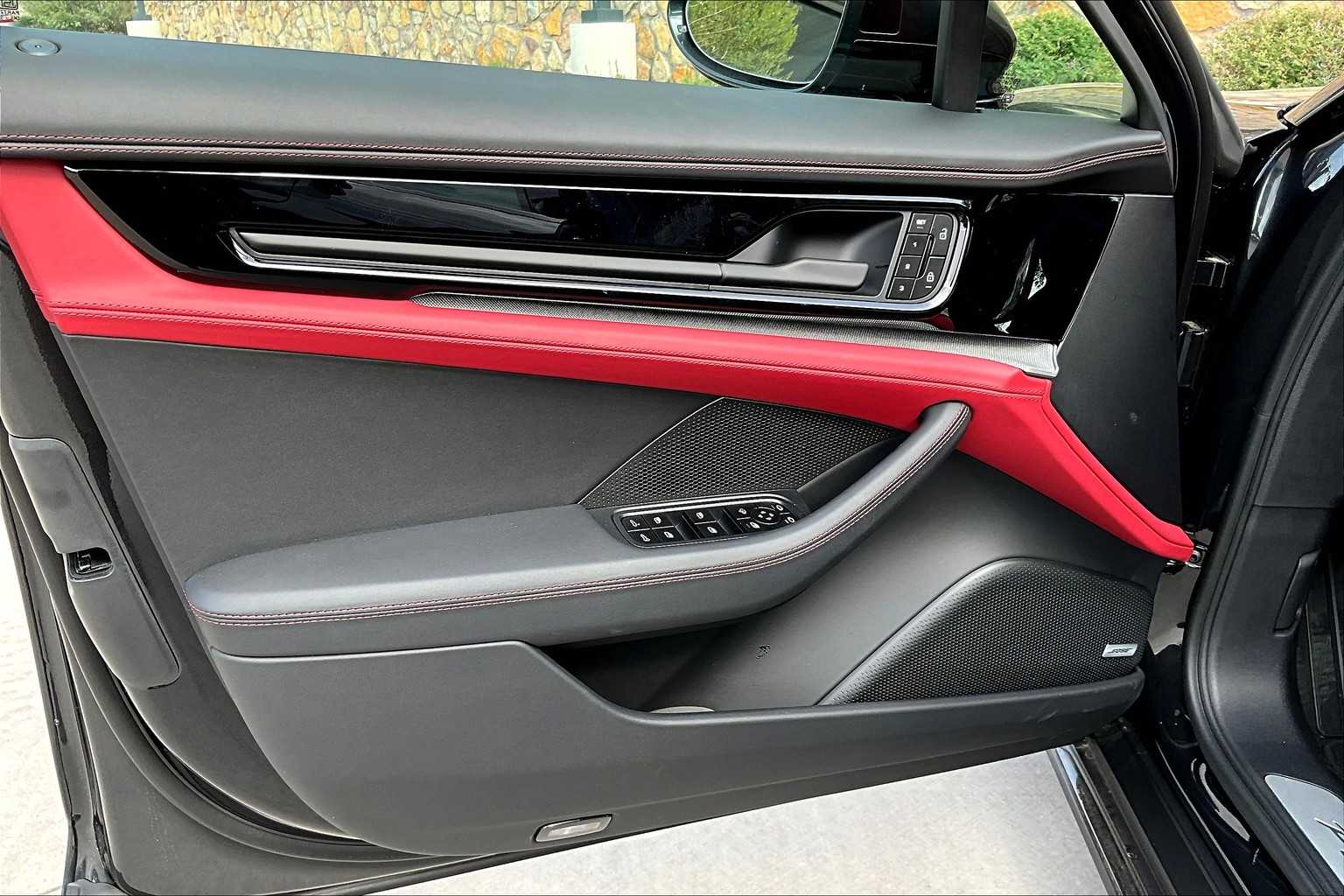 2025 Porsche Panamera 4 photo 19