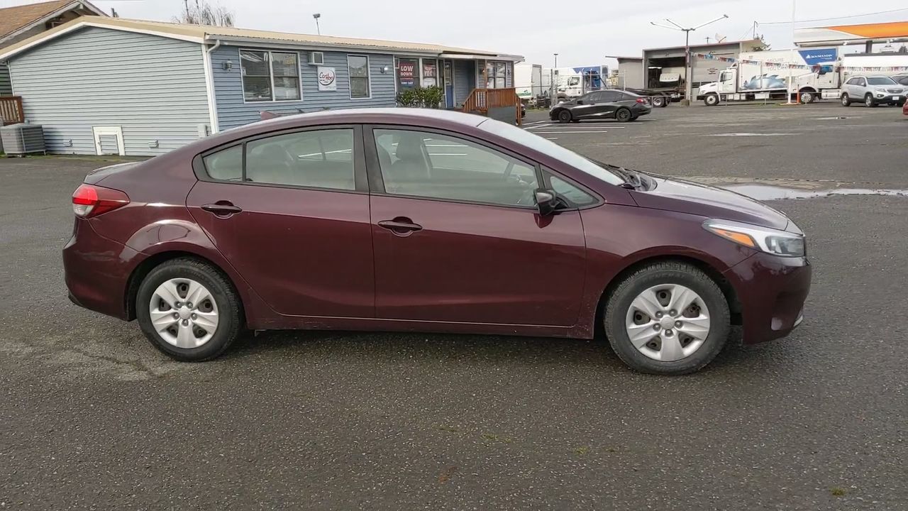2018 Kia Forte LX Base photo 3