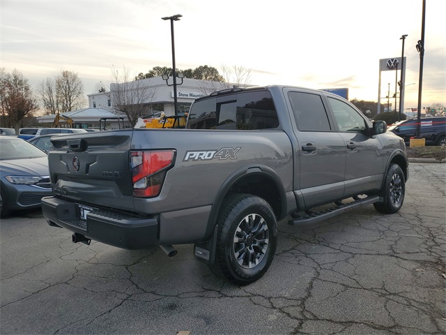 2024 Nissan Titan PRO-4X photo 4