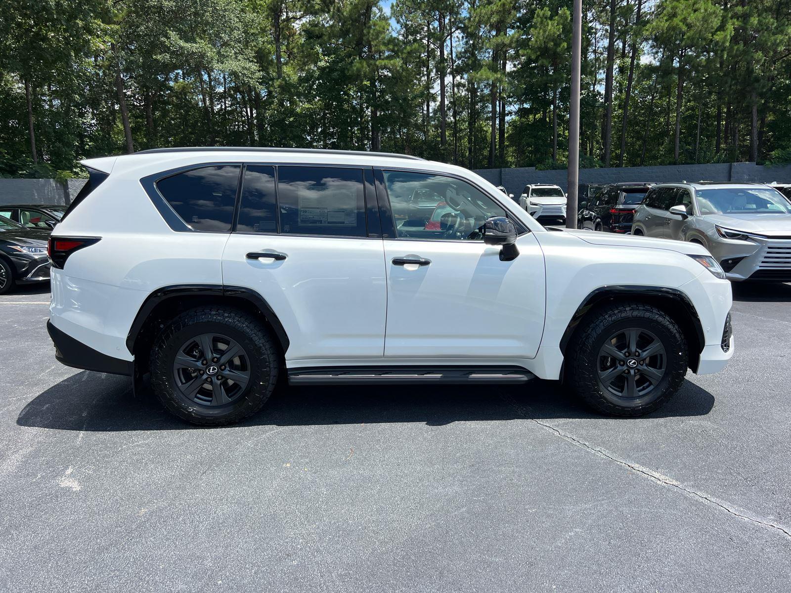 2025 Lexus LX photo 3