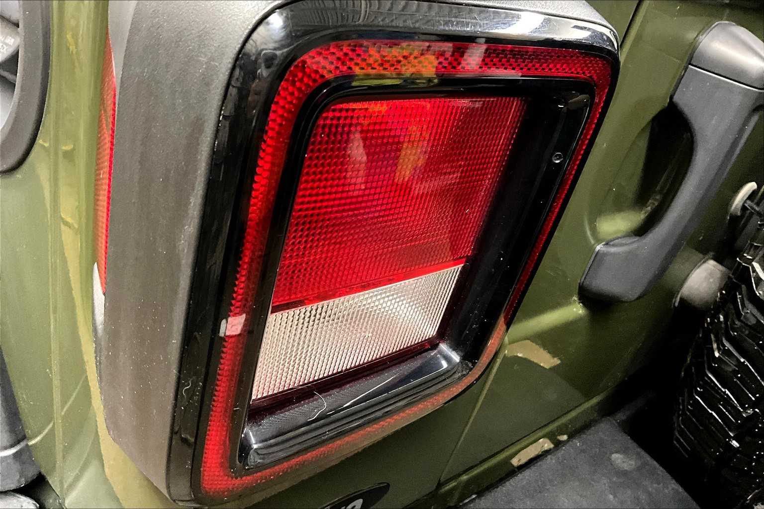 2021 Jeep Wrangler Willys photo 24