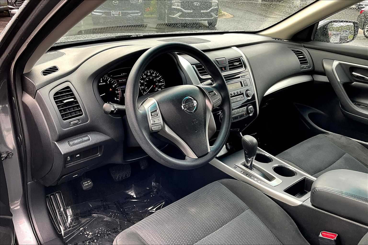2015 Nissan Altima 2.5 S photo 16