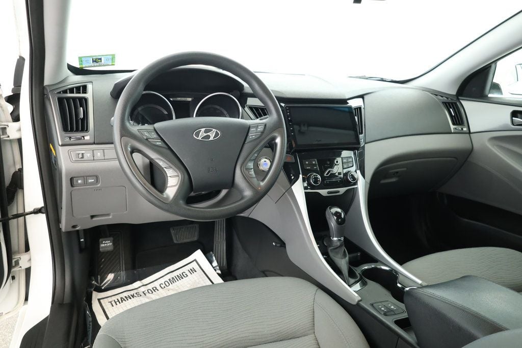 2013 Hyundai Sonata Hybrid Limited photo 6
