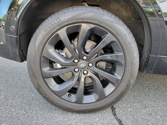2024 Land Rover Discovery Sport S photo 12