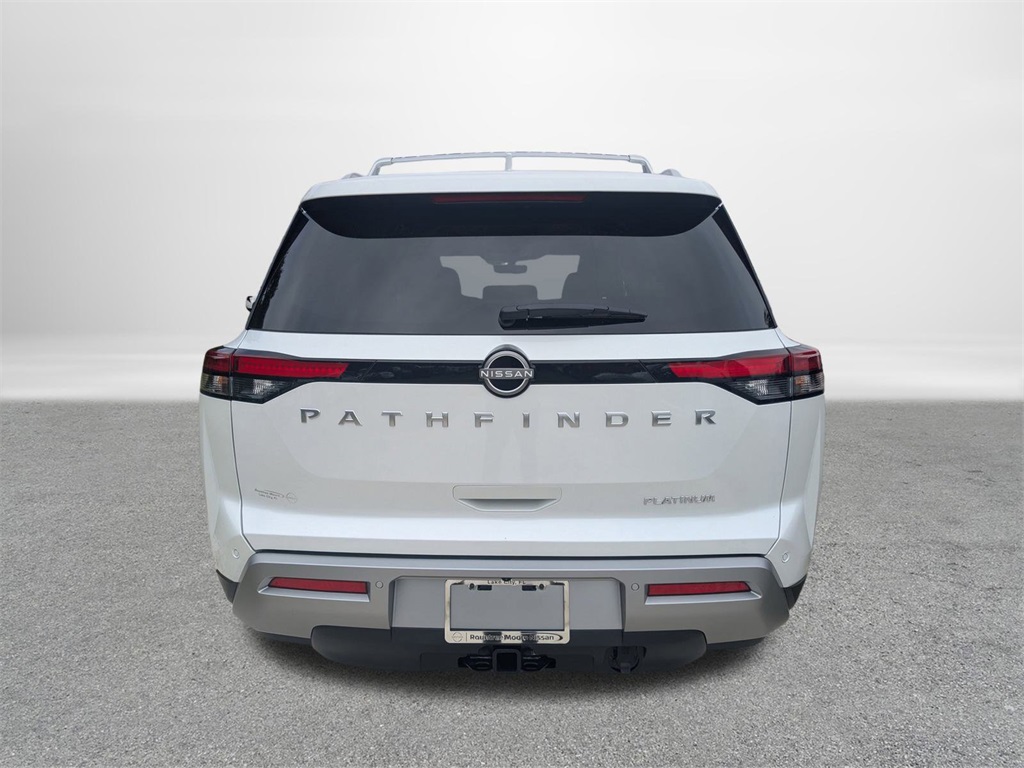 2025 Nissan Pathfinder Platinum photo 4