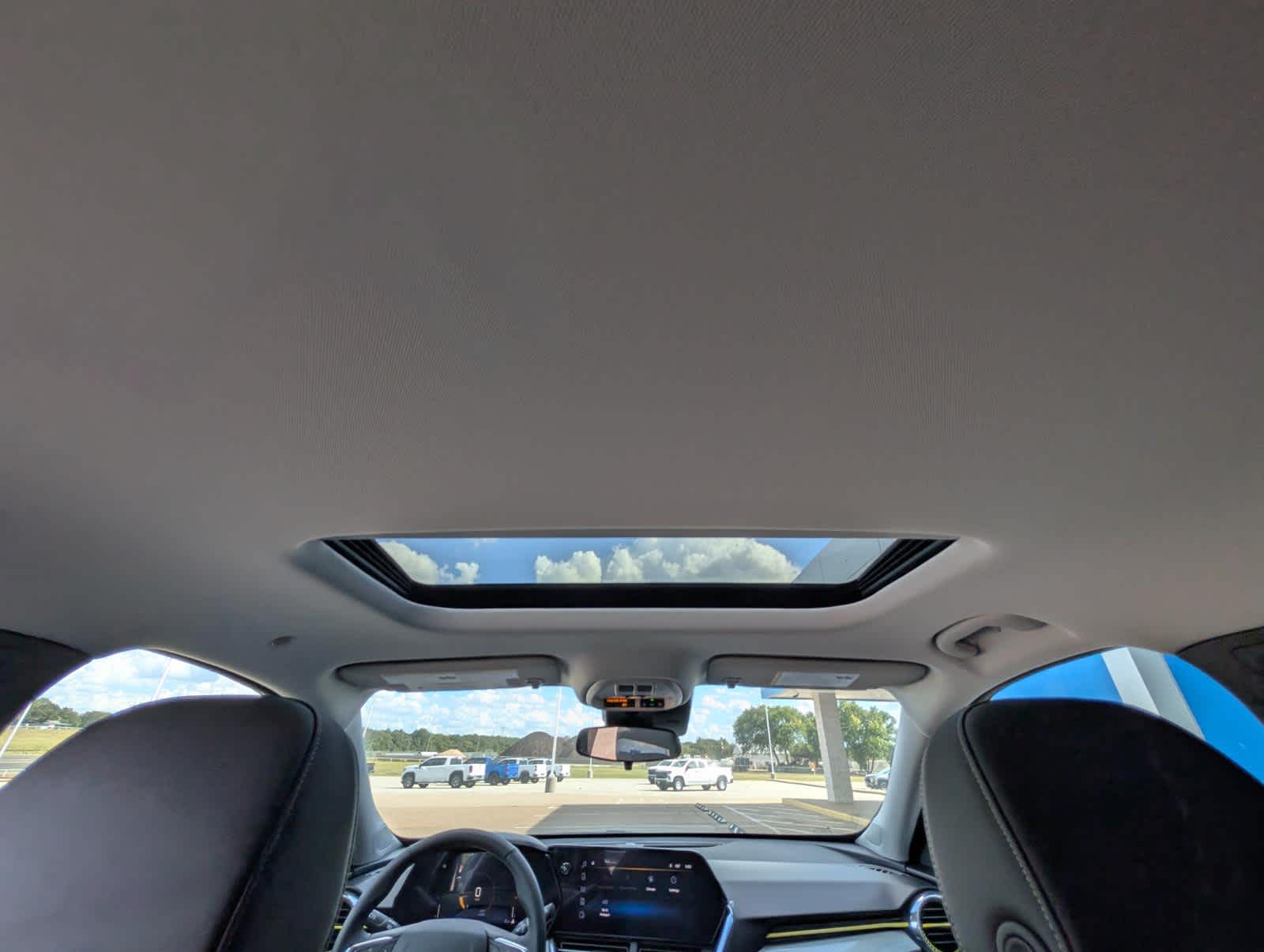 2025 Chevrolet Trax LT photo 19