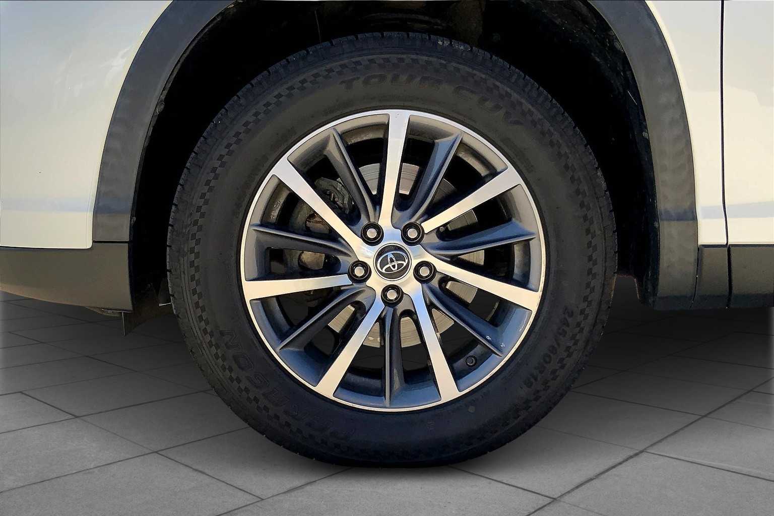 2019 Toyota Highlander XLE photo 10
