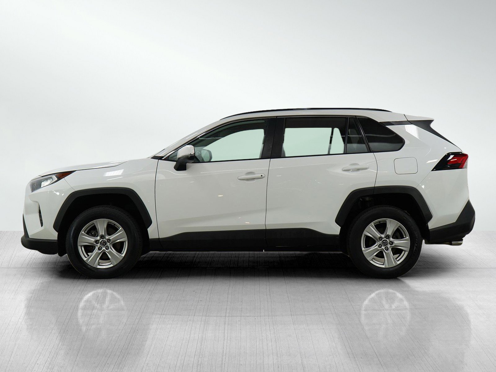 Used 2020 Toyota RAV4 XLE with VIN 2T3P1RFV6LW095487 for sale in Minneapolis, Minnesota