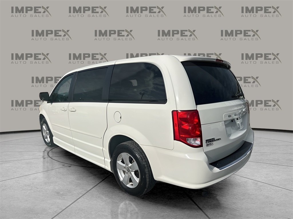 2013 Dodge Grand Caravan SE photo 3