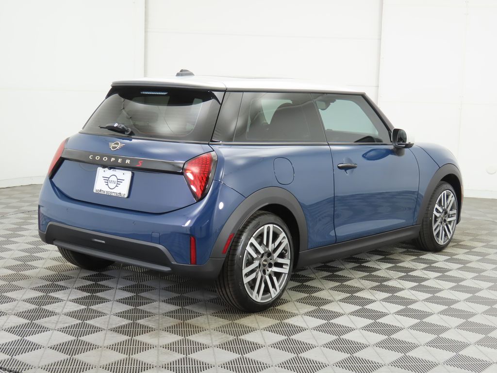 2026 Mini Cooper 2 Door Hardtop Iconic photo 5