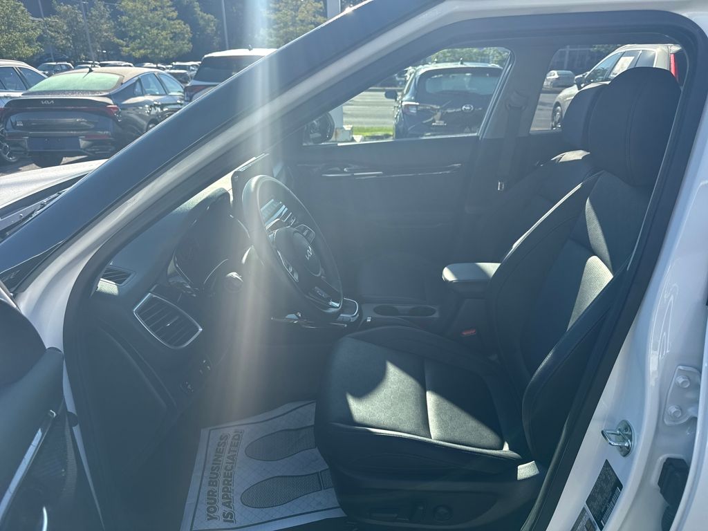 2022 Kia Seltos EX photo 4