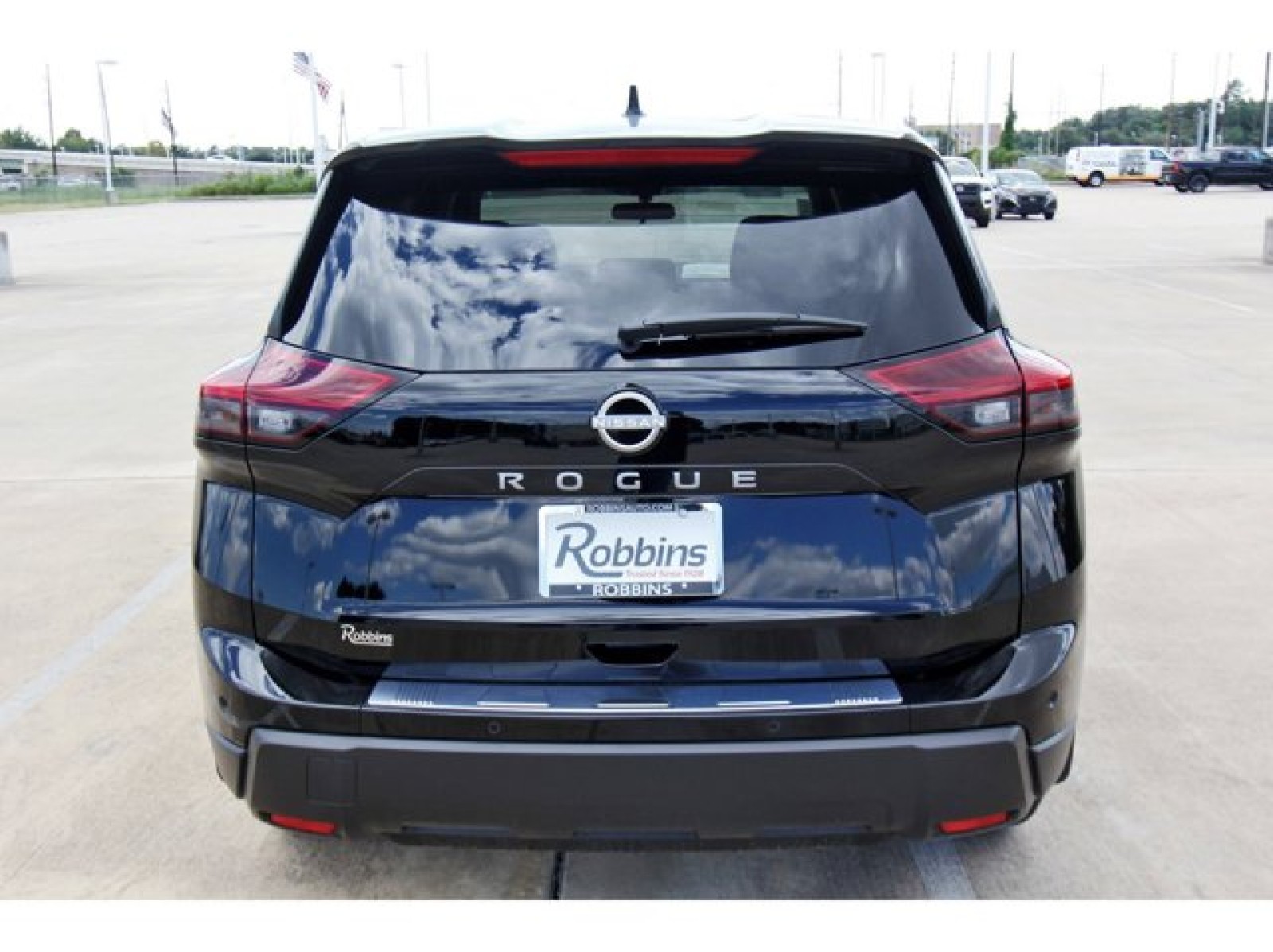 2026 Nissan Rogue SV photo 4