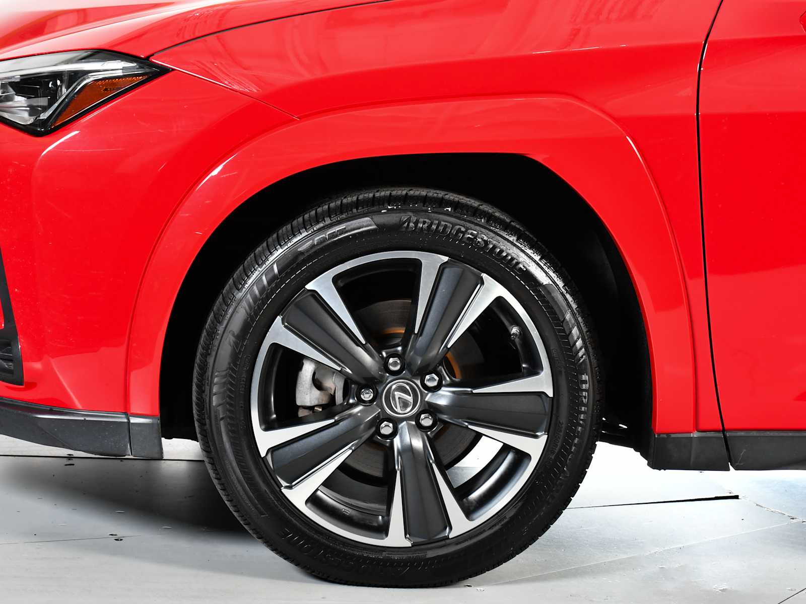 2022 Lexus UX 200 photo 9