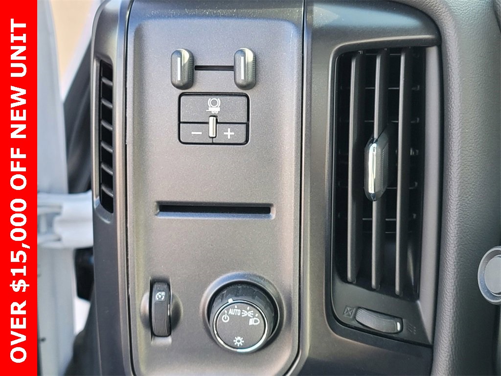 2023 Chevrolet Silverado 5500HD Work Truck photo 11