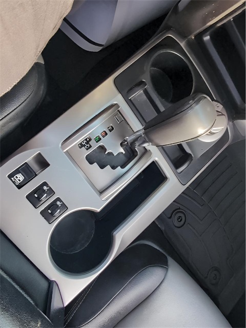 2014 Toyota 4Runner SR5 photo 23