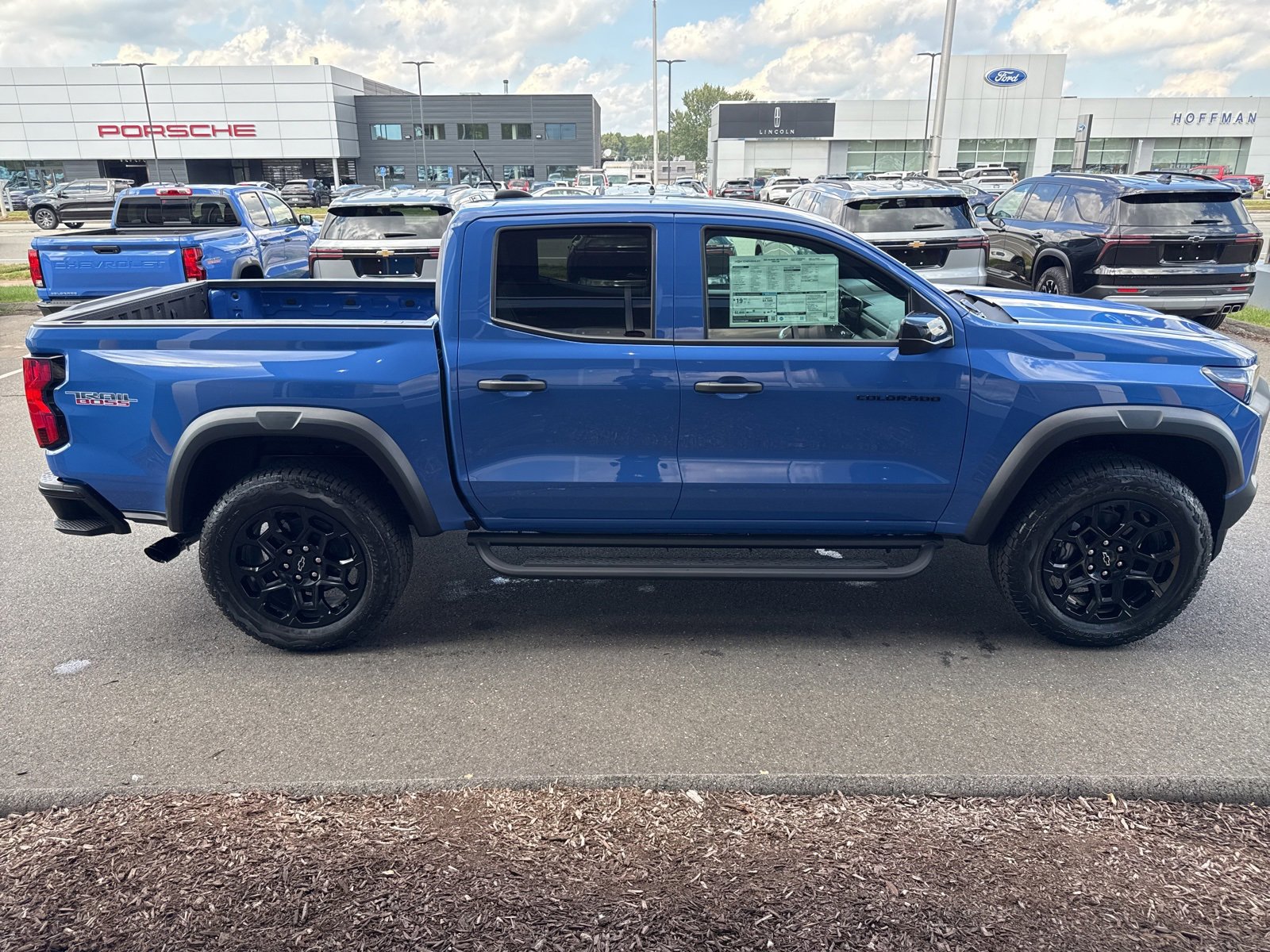 2026 Chevrolet Colorado Trail Boss photo 2