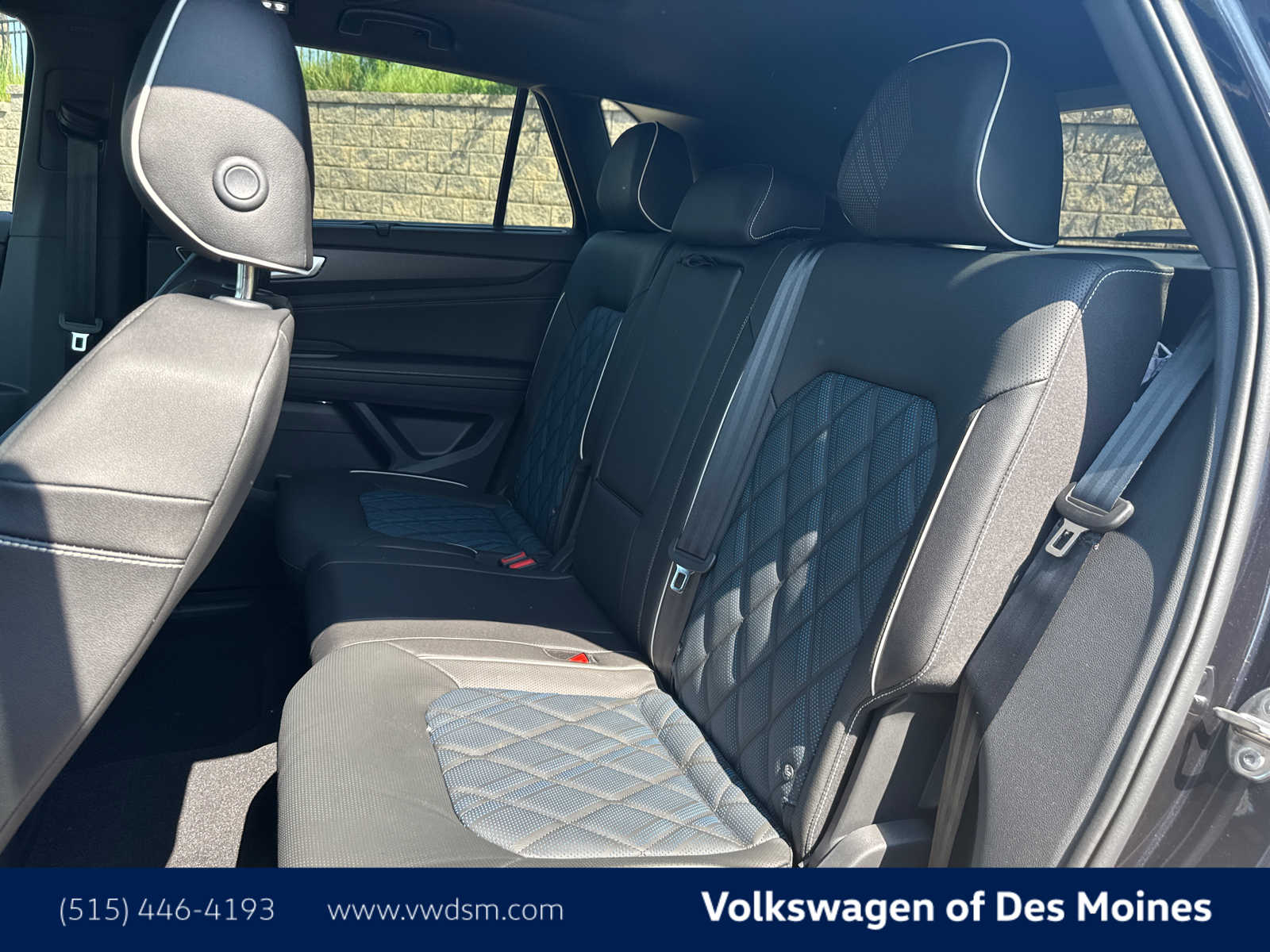 2025 Volkswagen Atlas Cross Sport SEL Premium R-Line photo 9