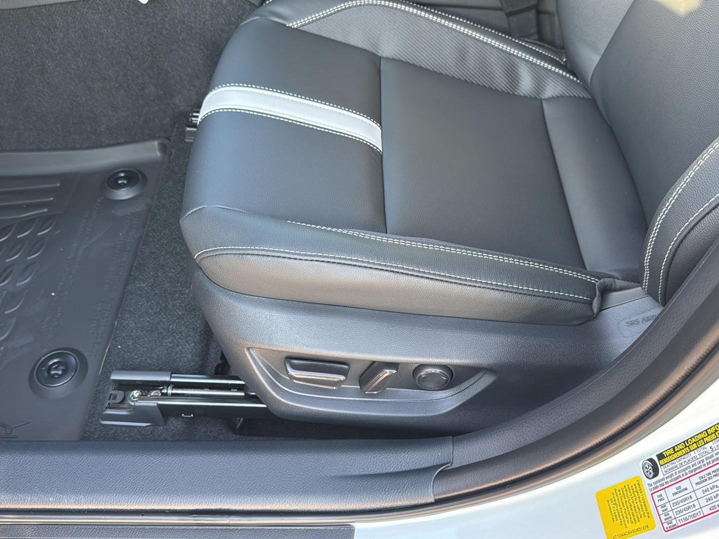 2025 Toyota Camry SE photo 27
