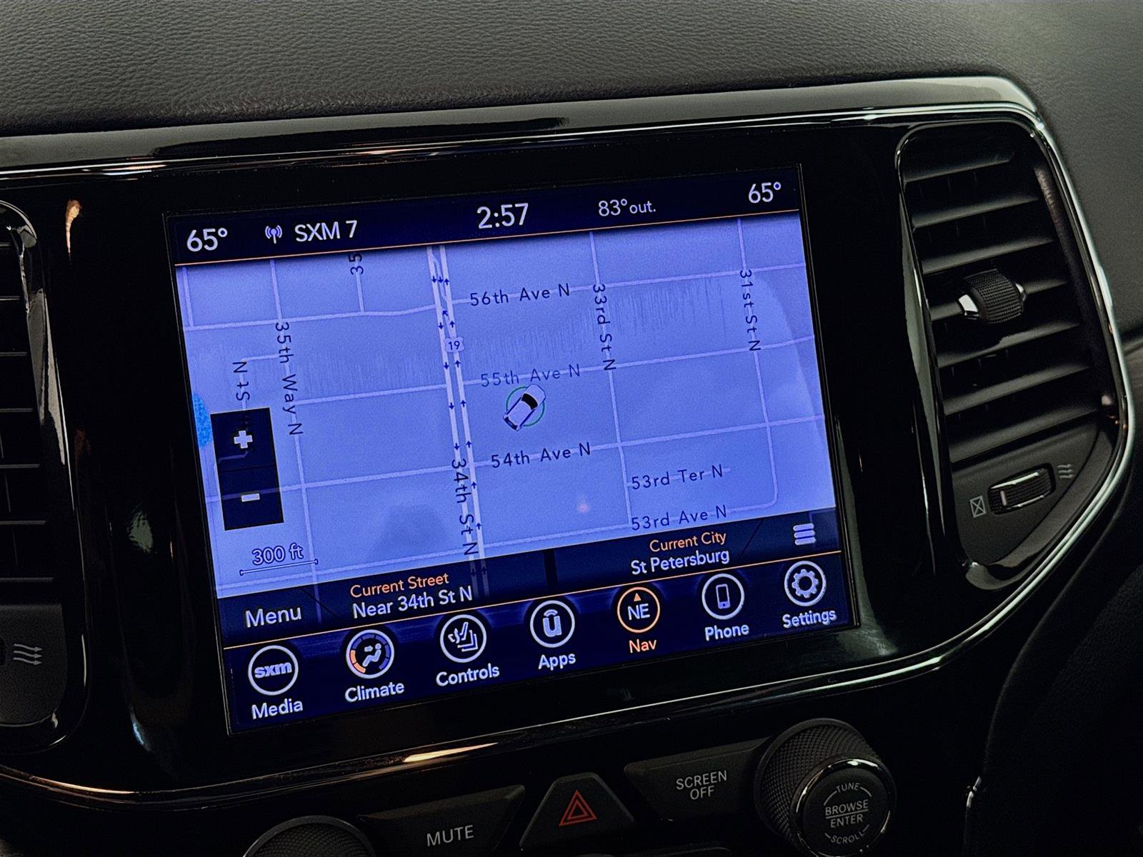 2020 Jeep Grand Cherokee Altitude photo 16