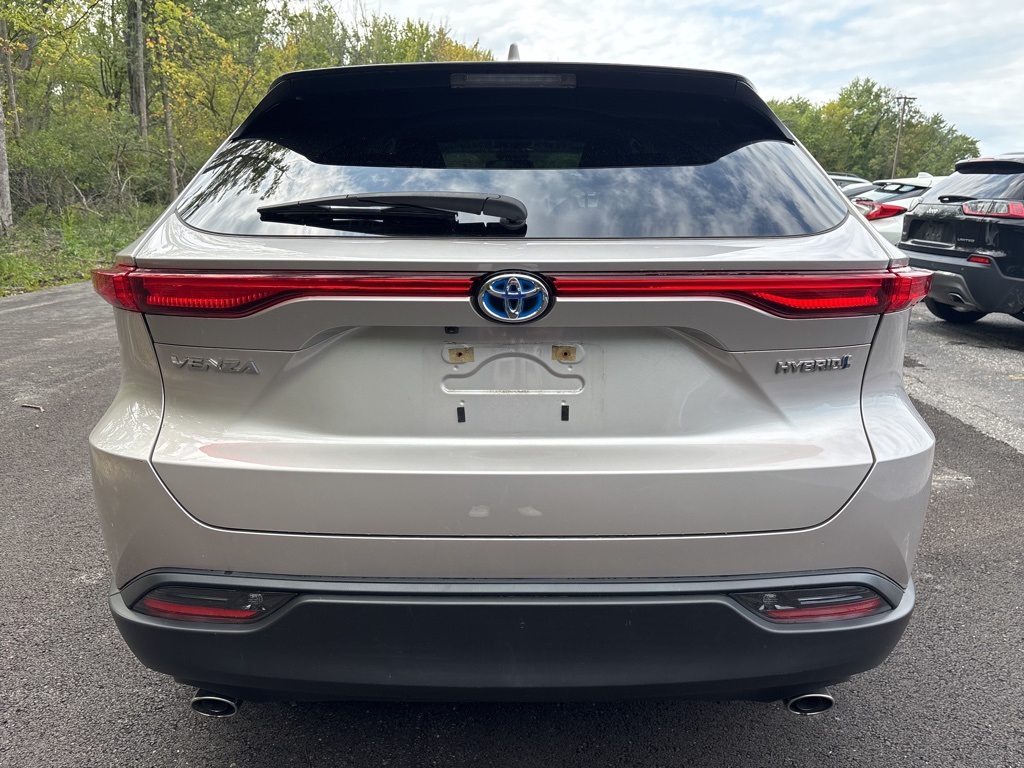2022 Toyota Venza LE photo 10