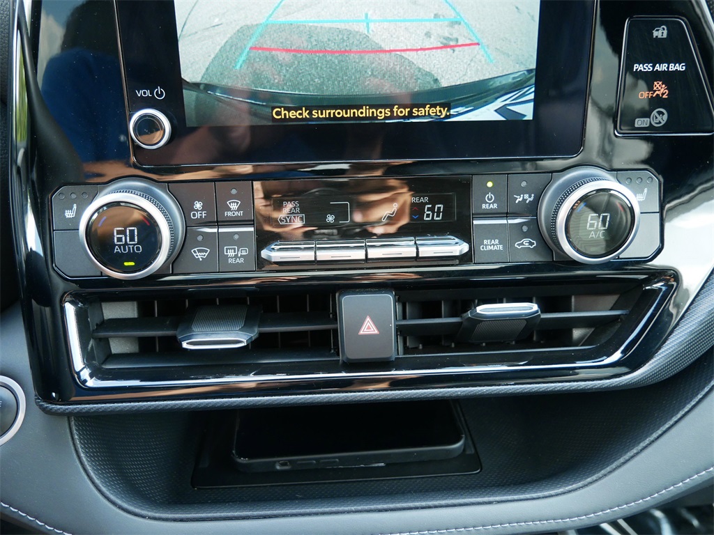 2024 Toyota Highlander XSE photo 26