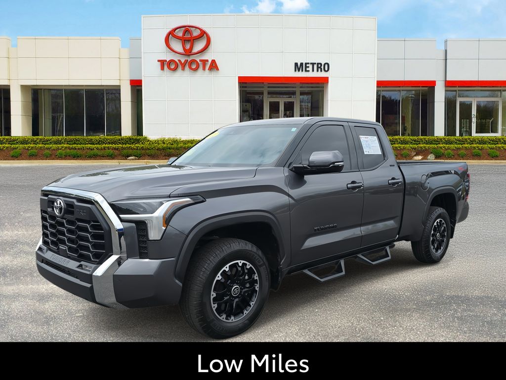 2022 Toyota Tundra SR5's photo