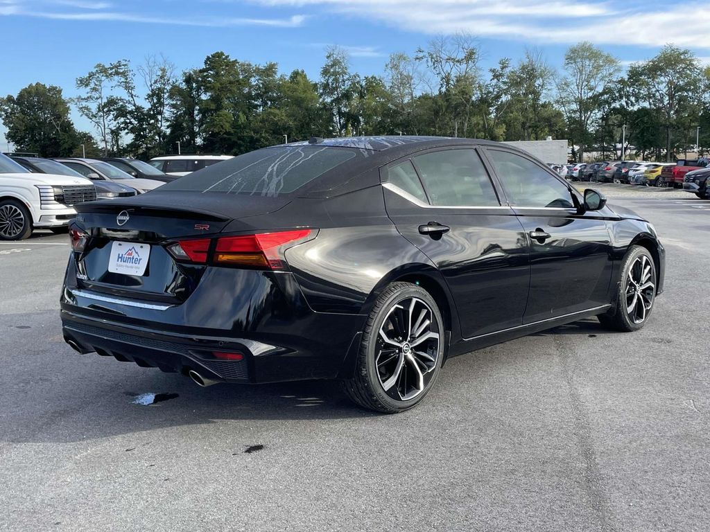2023 Nissan Altima 2.5 SR photo 28