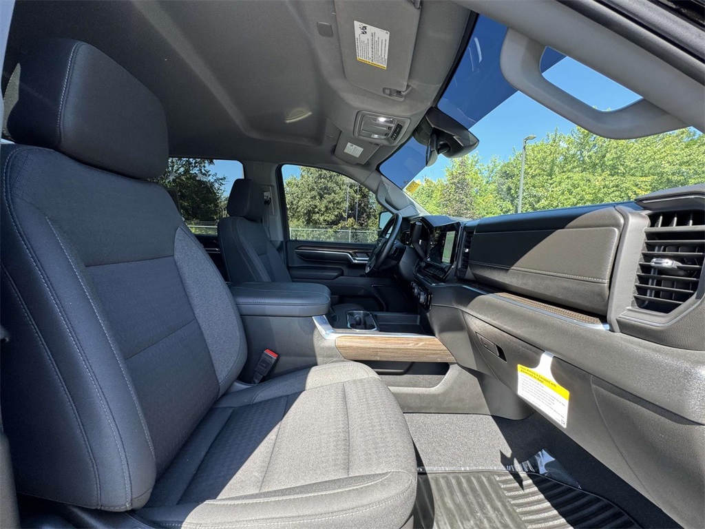 2024 Chevrolet Silverado 3500HD LT photo 14