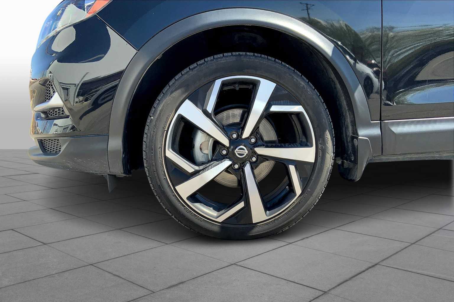 2022 Nissan Rogue Sport SL photo 9