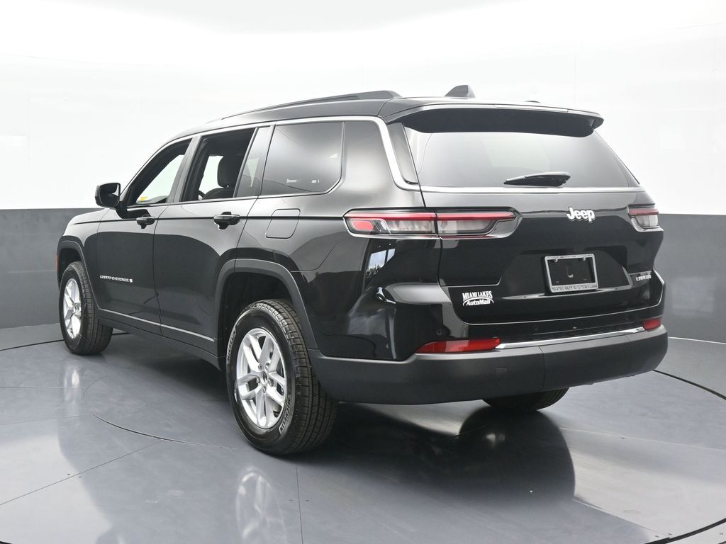 2025 Jeep Grand Cherokee Laredo photo 4