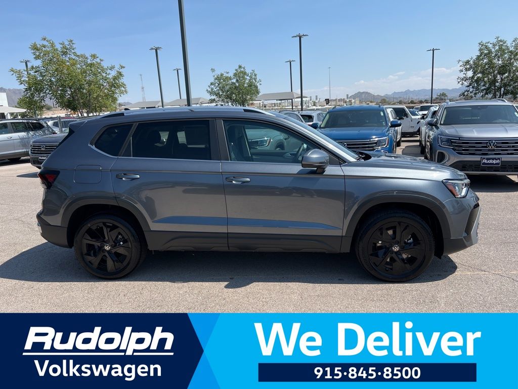 2025 Volkswagen Taos SE photo 6
