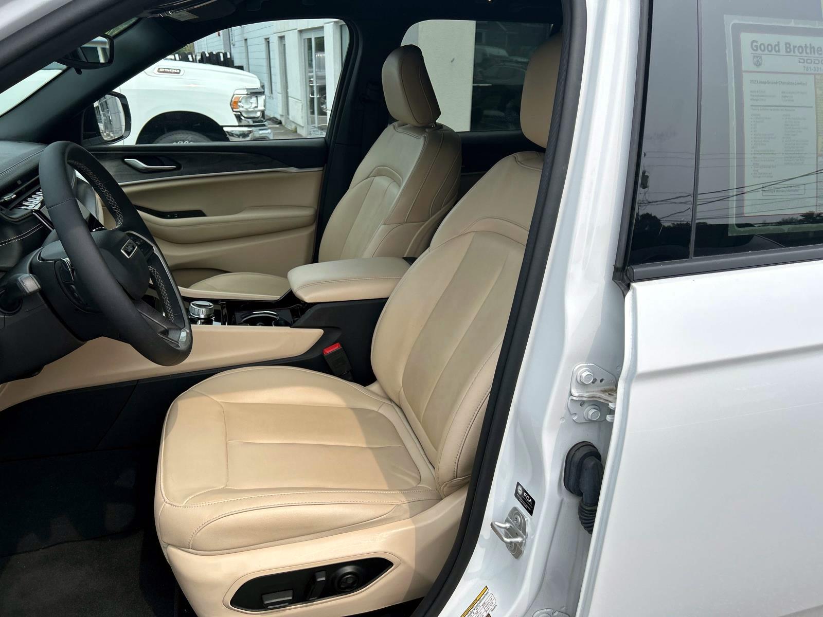 2023 Jeep Grand Cherokee Limited photo 9