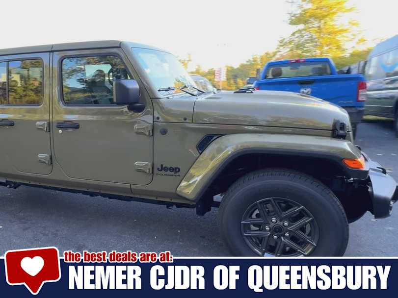 2025 Jeep Gladiator Sport S photo 2