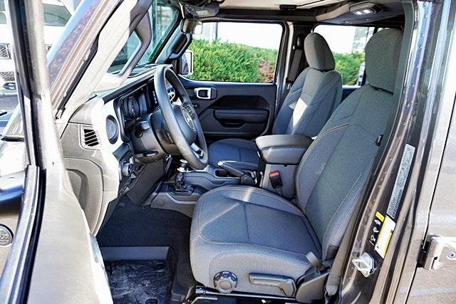 New 2026 Granite Crystal Metallic Clear-Coat Exterior Paint Jeep Sport image 19