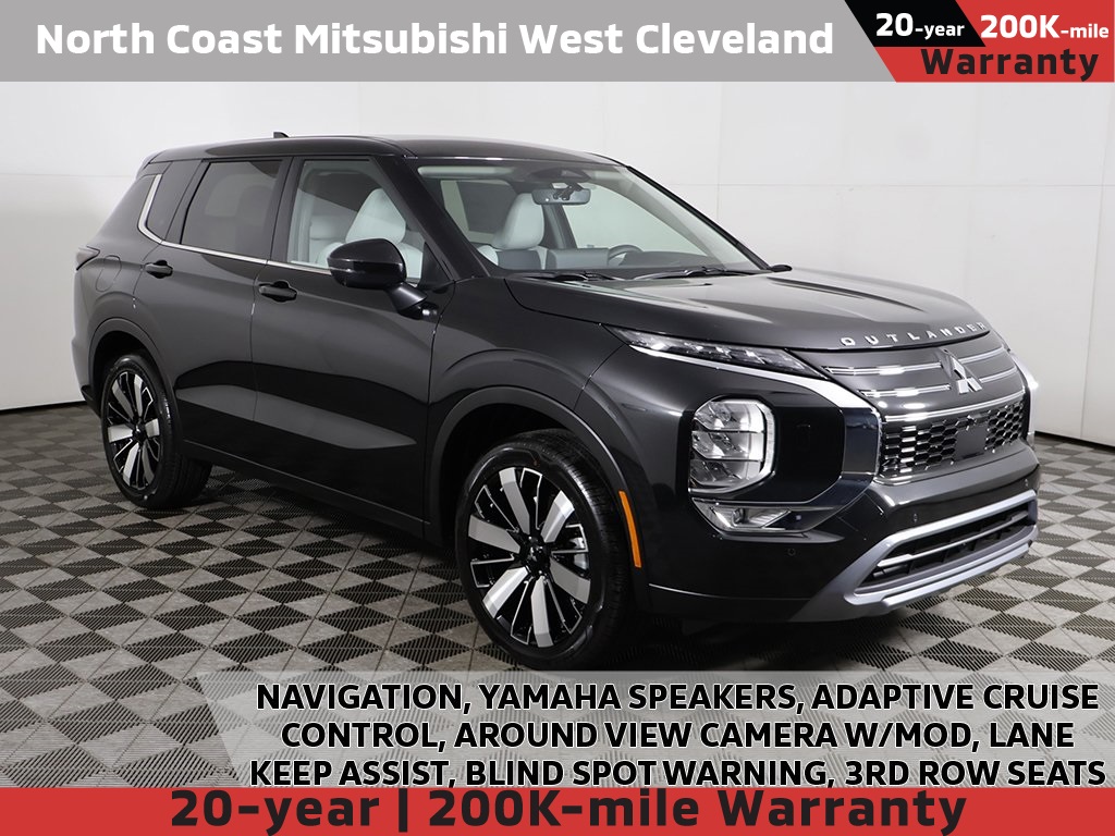 2025 Mitsubishi Outlander SE's photo