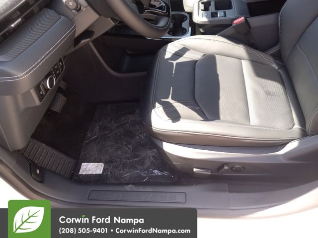 New 2025 Star White Metallic Tri-Coat Ford Premium image 15