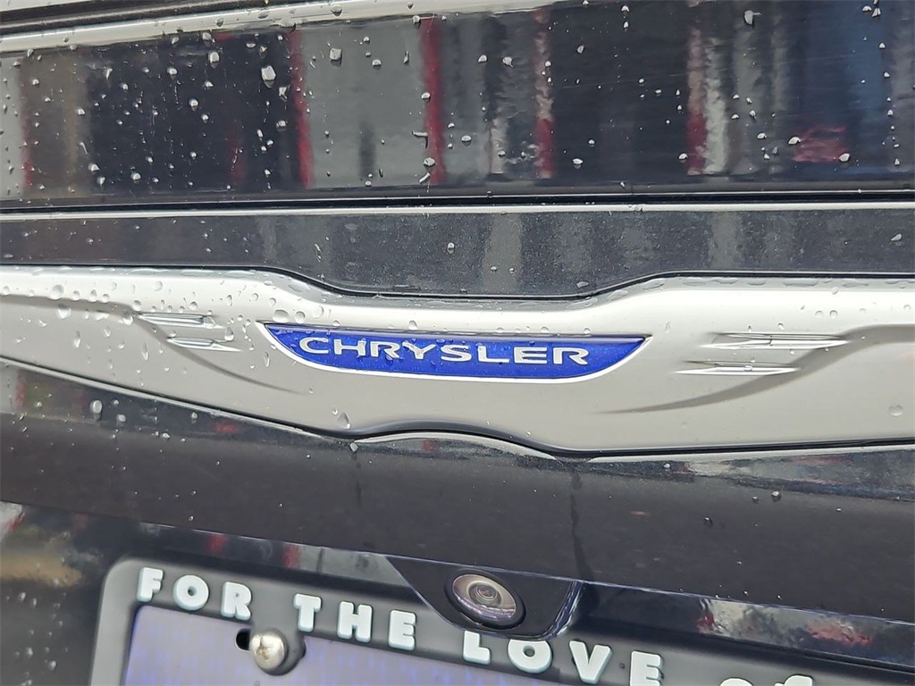 2019 Chrysler Pacifica Touring L photo 25