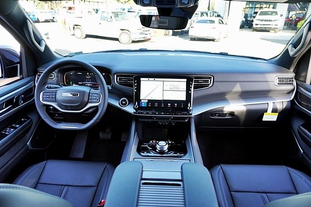 New 2025 Bright White Clear-Coat Exterior Paint Jeep Series II image 32