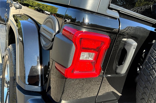 2020 Jeep Wrangler Unlimited Sahara photo 22