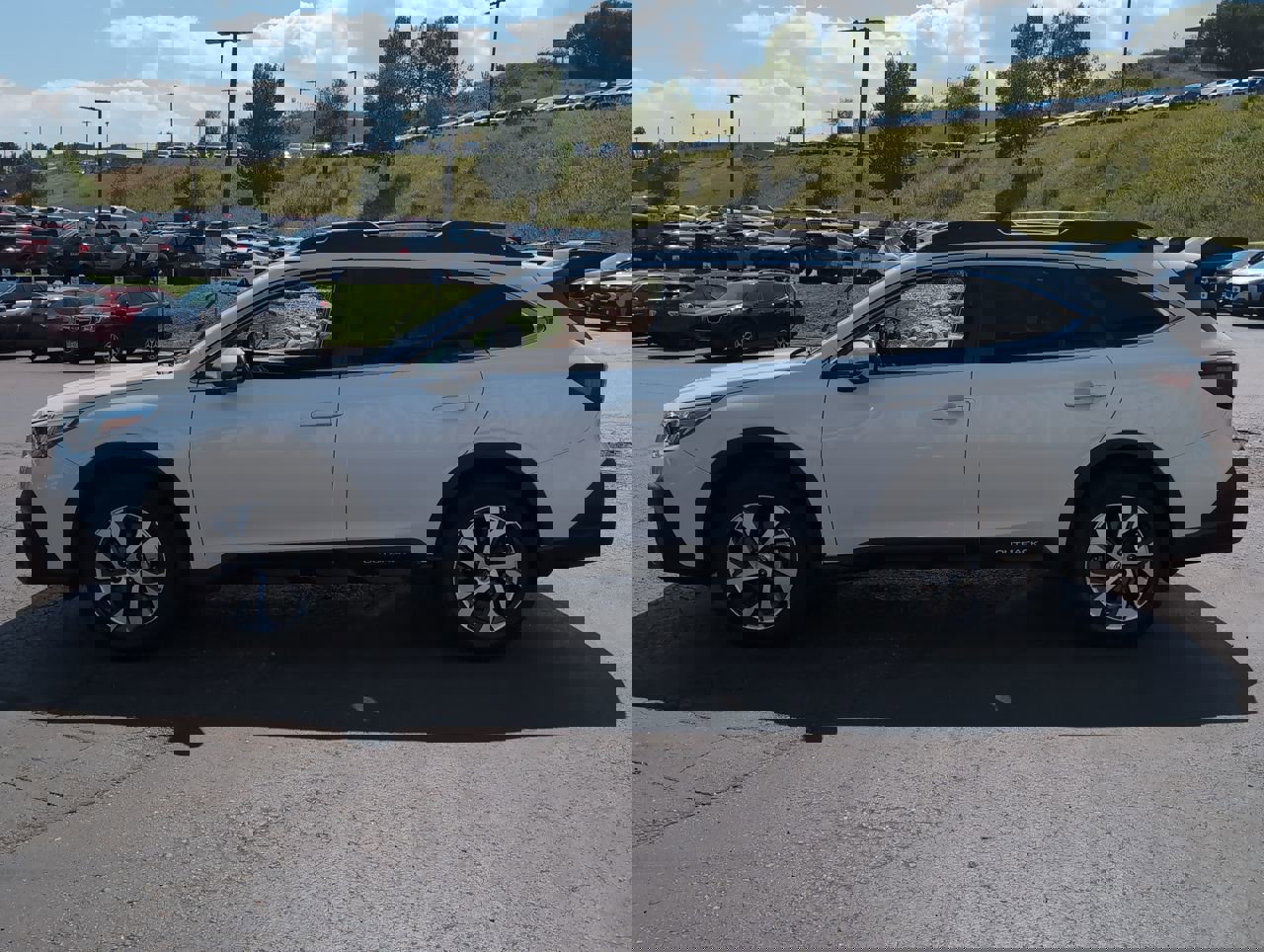 2021 Subaru Outback Limited XT photo 3